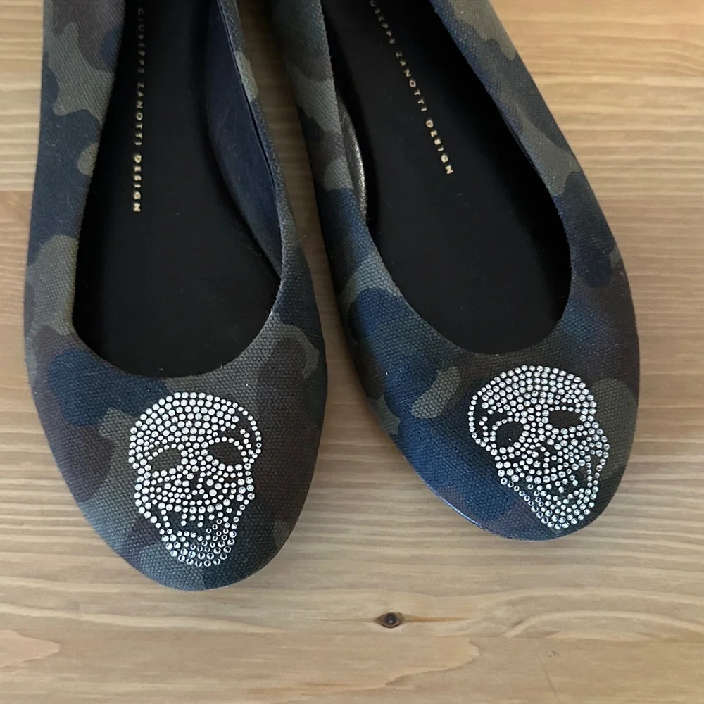 Giuseppe Zanotti Camouflage Skull Flats - Picture 2 of 5